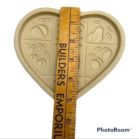 The Pampered Chef hospitality Pineapple Heart Cookie Mold 2001 Stoneware - Picture 4 of 6